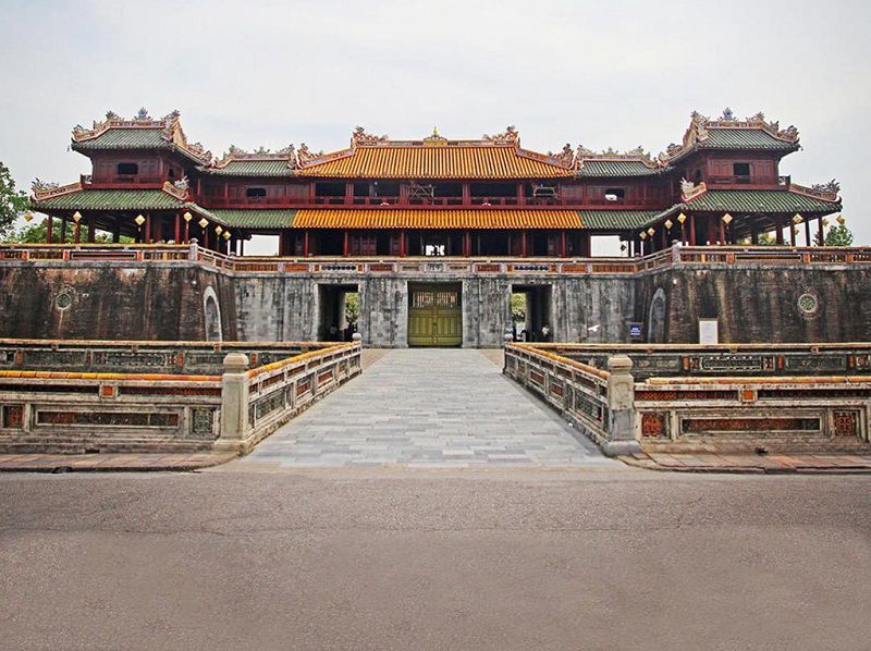 Du ngoạn cố đô Huế,Cố đô Huế,Kinh thành Huế