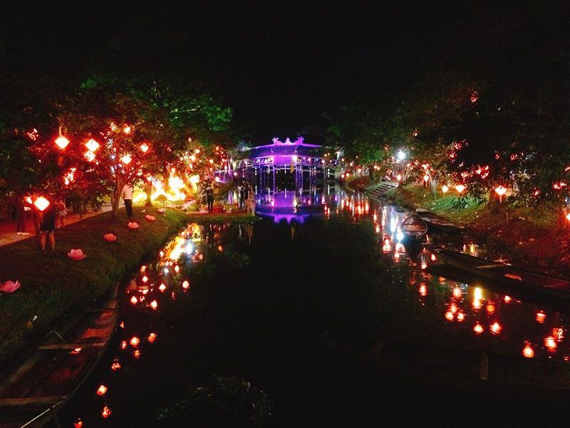Du ngoạn cố đô Huế,Cố đô Huế,Kinh thành Huế