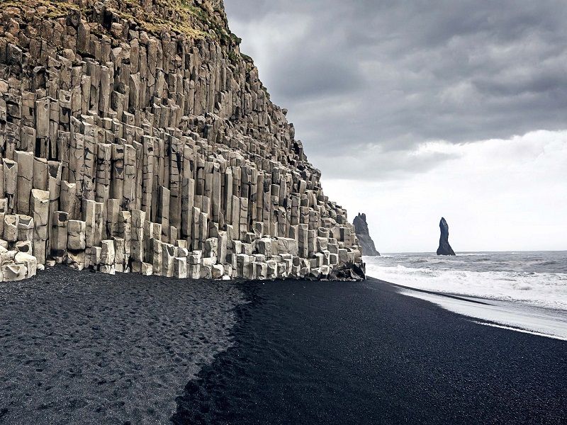 Bãi biển Reynisfjara, Vik, Iceland