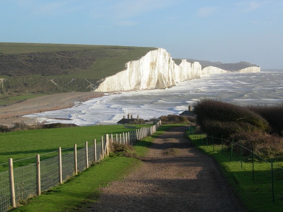 Vách đá bảy chị em (Seven Sisters) tại biển Beachy Head, Vương quốc Anh