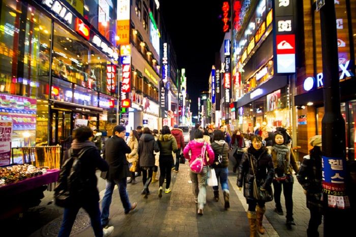 Chợ đêm Myeongdong (Hàn Quốc),Chợ đêm Myeongdong,Kinh nghiệm ăn chơi tại chợ đêm Myeongdong,Thưởng thức ẩm thực Myeongdong