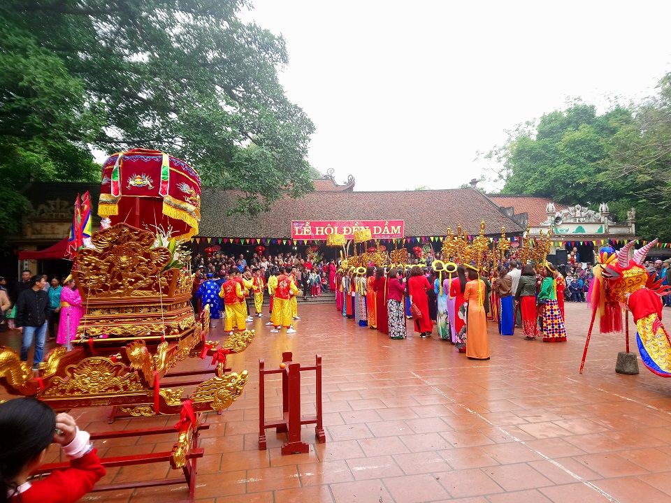 Đền Dầm (Xâm Dương - Ninh Sở - Thường Tín - Hà Nội),Đền Dầm,Lễ hội Đền Dầm,Đền Dầm - Hà Nội,Lịch sử đền Dầm,vì sao lại có tên gọi đền Dầm,truyền thuyết đền Dầm