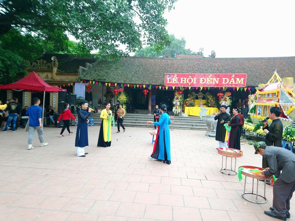 Đền Dầm (Xâm Dương - Ninh Sở - Thường Tín - Hà Nội),Đền Dầm,Lễ hội Đền Dầm,Đền Dầm - Hà Nội,Lịch sử đền Dầm,vì sao lại có tên gọi đền Dầm,truyền thuyết đền Dầm