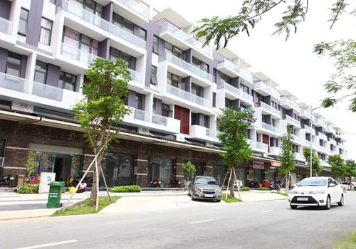 Shophouse là gì,Thế nào là shophouse,Nhà shophouse,Shophouse đẹp,Shophouse,Nhà phố thương mại,Căn hộ kinh doanh,Nhà ở kết hợp kinh doanh,Một dãy Nhà phố thương mại (Shophouse) tại thành phố Hồ Chí Minh