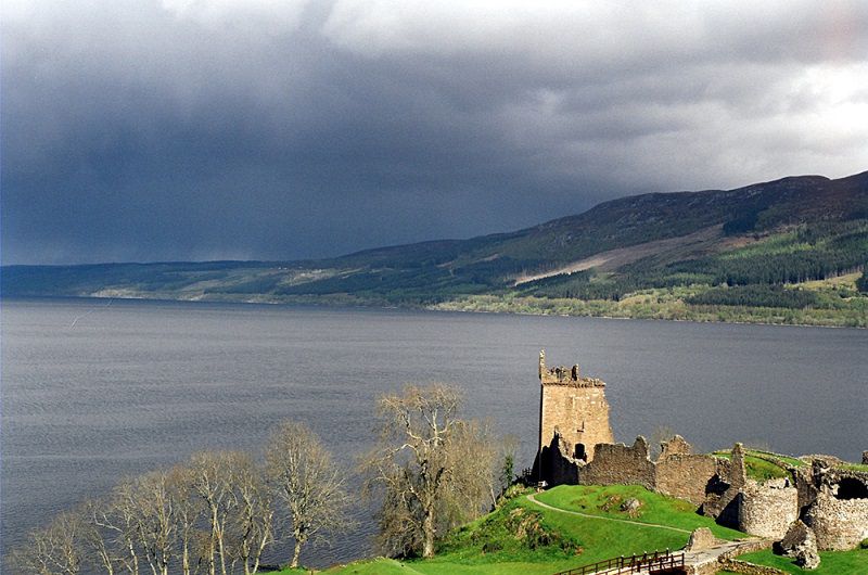 Loch Ness,hồ Loch Ness,quái vật hồ Loch Ness,Nessie,Ness,lâu đài Urquhart,Urquhart,Scotland