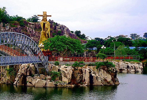 Hồ Ông Thoại
