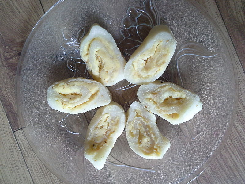 Một loại bánh giầy nhân đậu xanh sên đường (bánh giầy nhân ngọt)
