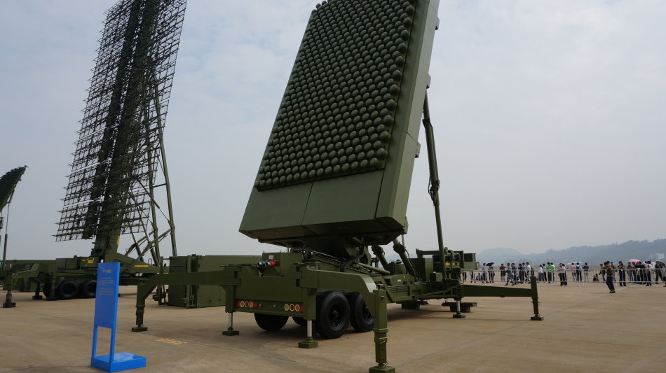 Ra đa là gì,radar là gì,radar,ra đa,Radio Detection and Ranging,Radio Angle Detection and Ranging,dò tìm và định vị bằng sóng vô tuyến,dò tìm và định vị góc bằng sóng vô tuyến,nguyên lý hoạt động của ra đa,ra đa quân sự,radar quân sự