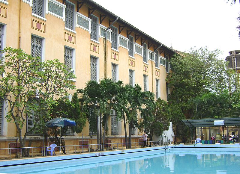 Trung học Phổ thông Nguyễn Thị Minh Khai TP Hồ Chí Minh,Trung học Phổ thông Nguyễn Thị Minh Khai,trường nữ Gia Long,trường nữ sinh Áo Tím