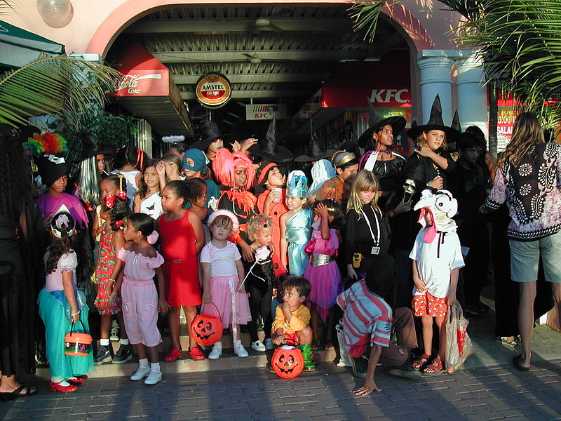 Halloween là gì,Halloween,ngày Halloween là ngày nào,Halloween là ngày gì,lễ hội hóa trang,lễ hội hóa trang Halloween,All Hallows' Eve,Trick-or-treat,Trick-or-treat là gì,Halloween ở Hà Lan
