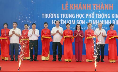Chủ tịch nước Trần Đại Quang về dự khánh thành trường THPT Kim Sơn B và Kim Sơn C,khánh thành trường THPT Kim Sơn B và Kim Sơn C Ninh Bình,THPT Kim Sơn B,THPT Kim Sơn C,Chủ tịch nước Trần Đại Quang về thăm và dự Lễ khánh thành Trường Trung học Phổ thông Kim Sơn B và Kim Sơn C tại huyện Kim Sơn, tỉnh Ninh Bình