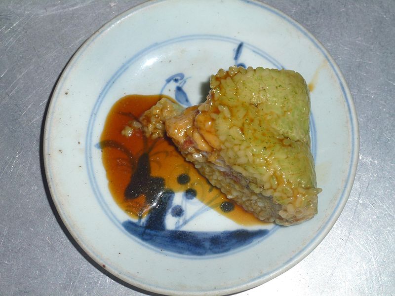 Bánh chưng chấm mật mía