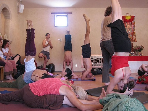 Yoga là gì,Yoga là gì,Yoga,phương pháp luyện tâm và luyện thân cổ xưa bắt nguồn từ Ấn Độ,các cấp độ của Yoga,Tám cấp của Yoga cổ điển,Yoga trong Chí Tôn ca,Yoga và Mật giáo