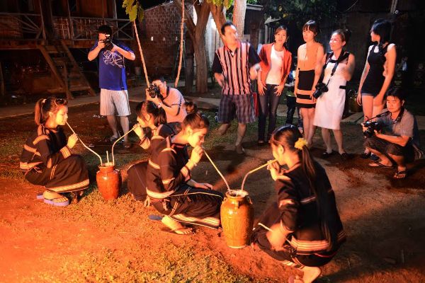 rượu cần là gì,rượu cần,cách làm rượu cần,nguyên liệu làm rượu cần,văn hóa uống rượu cần