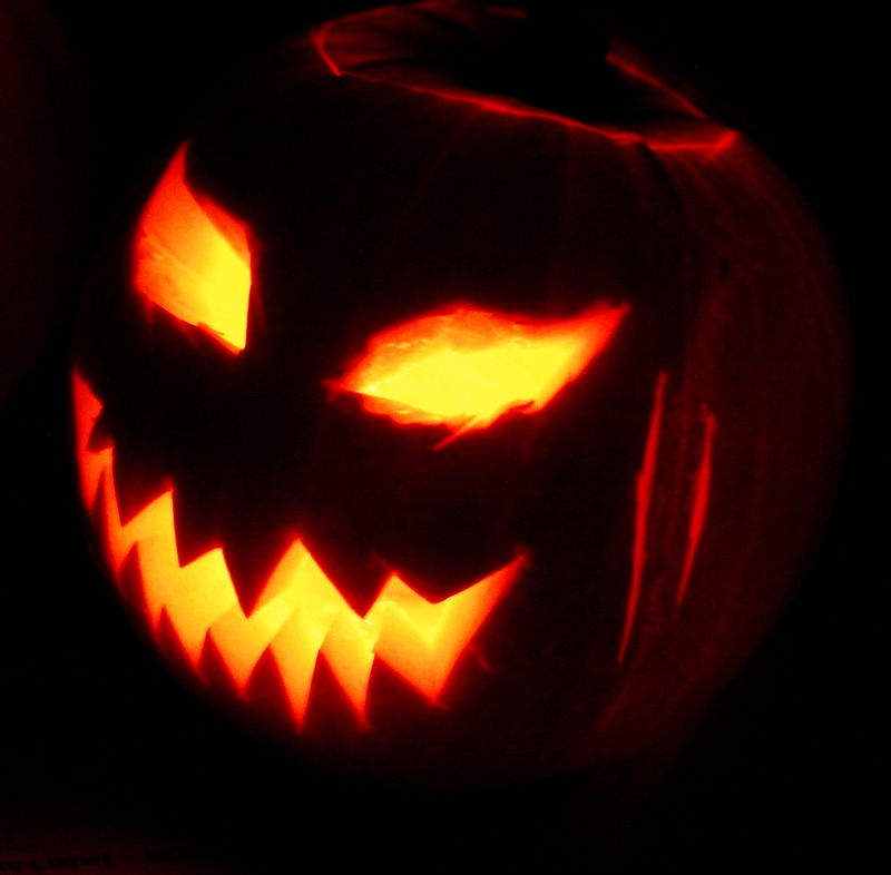 Halloween là gì,Halloween,ngày Halloween là ngày nào,Halloween là ngày gì,lễ hội hóa trang,lễ hội hóa trang Halloween,All Hallows' Eve,Trick-or-treat,Trick-or-treat là gì