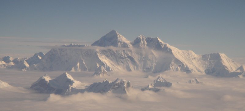 Quang cảnh không gian núi Everest nhìn từ phương nam