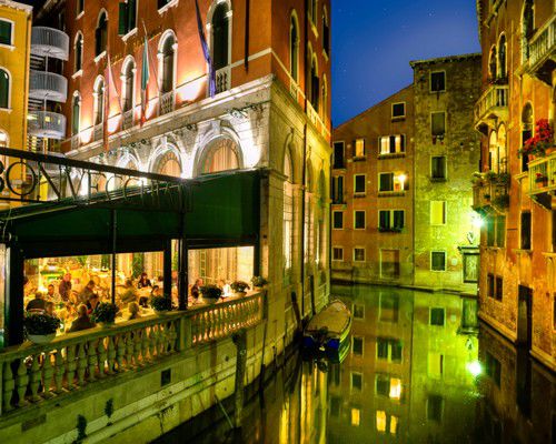 Venice,Venezia,Vơ-ni-dơ,Thành phố sông nước lãng mạn bậc nhất châu Âu,Venexia,Venessia,Venise,thành phố kênh đào,thành phố sông nước,thành phố của các kênh đào,thành phố tình yêu,thành phố thần tiên của con tim,thành phố lãng mạn,thành phố nổi,thành phố mặt nạ,thành phố kênh rạch
