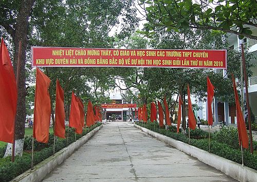 Trung học Phổ thông Lương Văn Tụy - Ninh Bình