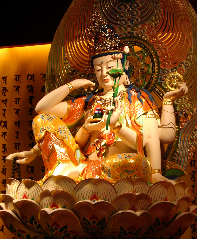 Tượng Quán Thế Âm Bồ Tát tại Cintamanicakra Avalokitesvara Hal, khu di tích Chùa Phật Răng, Singapore.