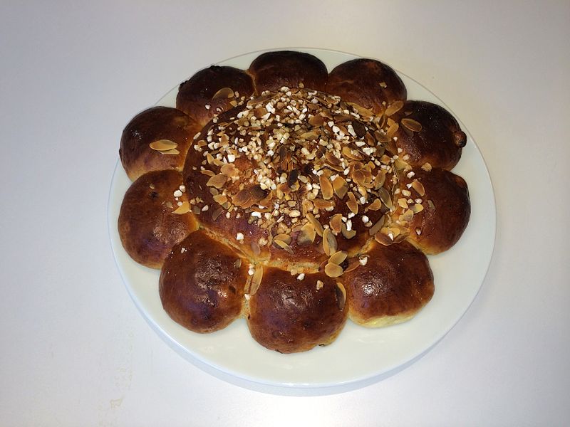 Bánh vua là gì,bánh vua,King cake là gì,King cake,kingcake,kings’ cake,king’s cake,three kings cake,Galette des rois,Dreikönigskuchen,Bánh ba vua (Dreikönigskuchen) kiểu Đức