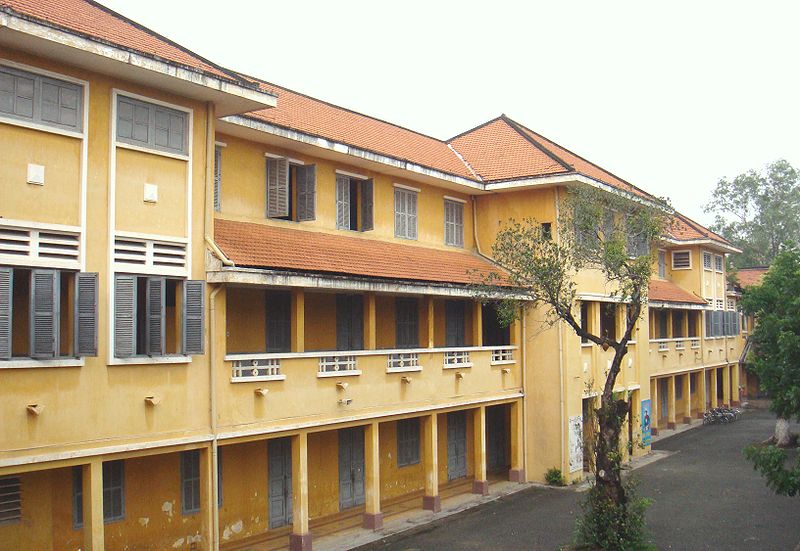 Trung học Phổ thông Nguyễn Thị Minh Khai TP Hồ Chí Minh,Trung học Phổ thông Nguyễn Thị Minh Khai,trường nữ Gia Long,trường nữ sinh Áo Tím