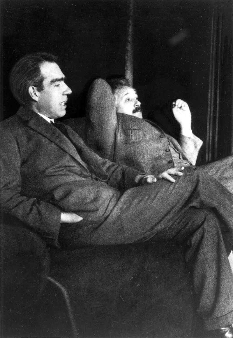 Einstein và Niels Bohr