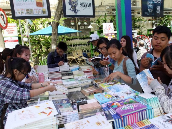 ngày 21 tháng 4 là ngày gì,ngày 21 tháng 4,sự kiện 21 tháng 4,sự kiện ngày 21 tháng 4,sự kiện 21/4,sự kiện 21-4,ngày 21-04,21-04,ngày sách Việt Nam,ngày sách Việt Nam là ngày nào,ngày sách Việt Nam 21 tháng 4