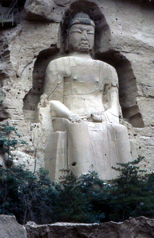 Phật Di Lặc khắc trong núi đá, cao 27 m, khoảng thế kỷ thứ 5, tại Bỉnh Linh tự (Bingling Temple), Vĩnh Tĩnh, Trung Quốc