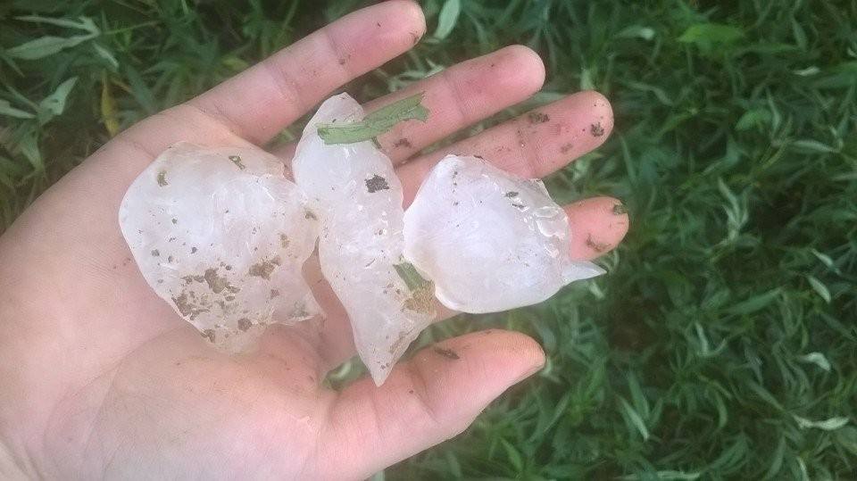 Mưa đá là gì,mưa đá,hình ảnh mưa đá,hail,trận mưa đá,mưa đá ở Tuyên Quang 3/4/2016
