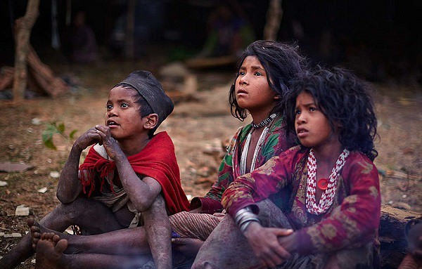 Bộ tộc vẫn sống như thời nguyên thủy ở Nepal,Những hình ảnh ghi lại cuộc sống của người Raute ở vùng Surkhet,phía đông Nepal,Bộ tộc này ngủ trong lều vải,sống bằng cách săn bắn và hái lượm như chục nghìn năm trước,người Raute,Bộ tộc,sống như thời nguyên thủy,Nepal