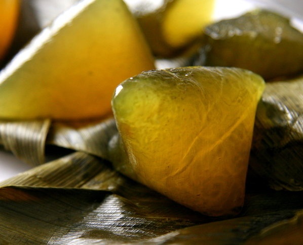 bánh tro,bánh gio,bánh ú tro,bánh nẳng,bánh tro là gì,bánh gio là gì,bánh ú tro là gì,bánh nẳng là gì,cách làm bánh tro,nguyên liệu làm bánh tro,bánh tro làm bằng gì,bánh tro có ở vùng nào,bánh tro là đặc sản của vùng nào,bánh tro có ở đâu,bánh tro làm bằng gì
