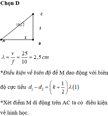 Tại mặt nước có hai nguồn sóng cơ A và B dao động cùng phương, cùng pha, cùng tần số 10 Hz. Biết khoảng cách AB = 18 cm, tốc độ truyền sóng trên mặt nước v = 25 cm/s. Gọi C là một điểm tại mặt nước sao cho CBA tạo thành tam giác vuông cân tại B. Số điểm dao động với biên độ cực tiểu trên đoạn AC là