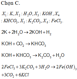 Từ các sơ đồ phản ứng sau: 2X<sub>1</sub> + 2X<sub>2</sub> → 2X<sub>3</sub> + H<sub>2</sub> X<sub>3</sub> + CO<sub>2</sub> → X<sub>4</sub> X<sub>3</sub> + X<sub>4</sub> → X<sub>5</sub> + X<sub>2</sub>. 2X<sub>6</sub> + 3X<sub>5</sub> + 3X<sub>2</sub> → 2Fe(OH)<sub>3</sub> + 3CO<sub>2</sub> + 6KCl. Các chất thích hợp tương ứng với X<sub>3</sub>, X<sub>5</sub>, X<sub>6</sub> là