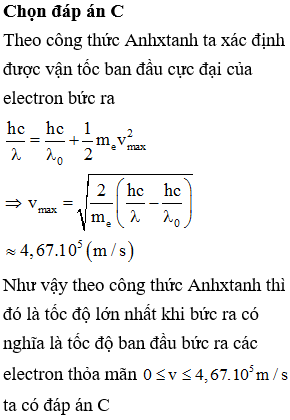 Giới hạn quang điện của kim loại Natri là λ0=0,5μm. Chiếu bức xạ có bước sóng λ=0,4μm thì electron bức ra có tốc độ v xác định bởi