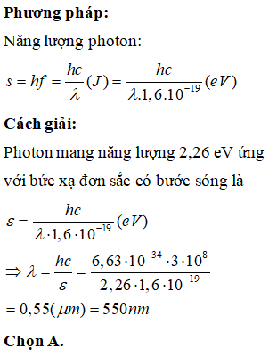 Cho biết năng lượng của phôtôn của một ánh sáng đơn sắc bằng 2,26 eV. Cho hằng số plăng h=6,63.10<sup>-34</sup> J.s, tốc độ ánh sáng trong chân không c=3.10<sup>8</sup> m/s và điện tích của electron e=-1,6.10<sup>-19</sup>C. Bước sóng của ánh sáng đơn sắc này bằng: